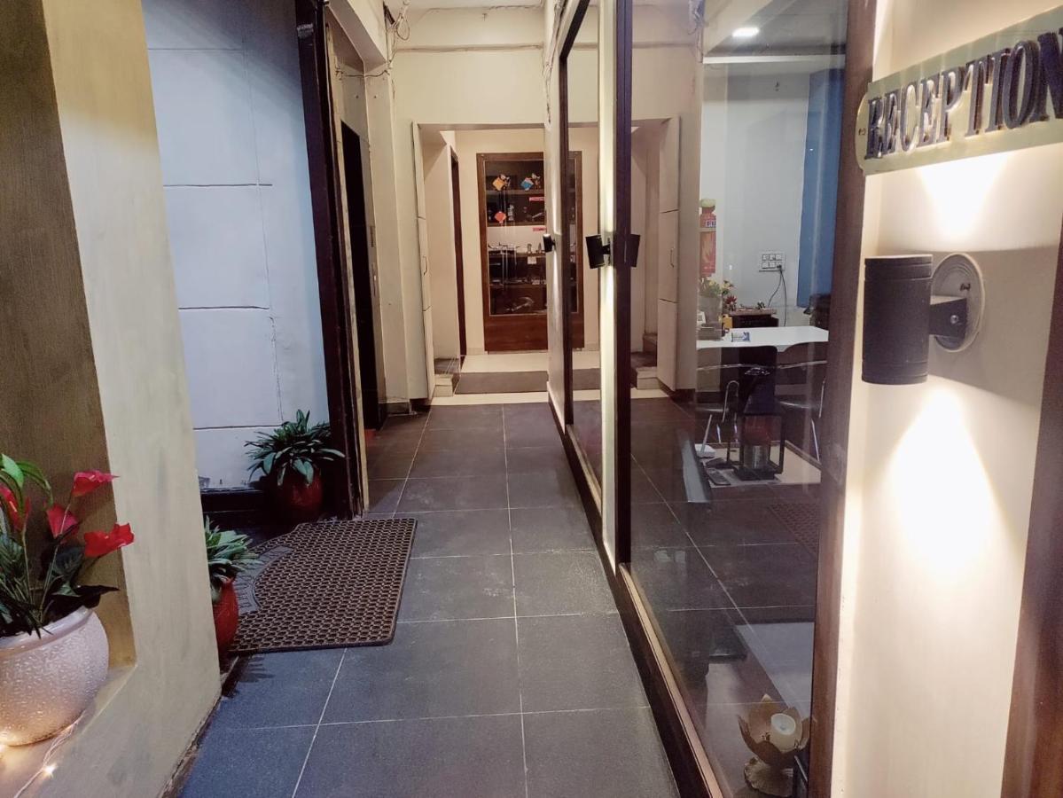Hotel Luxuria Ludhijána Kültér fotó