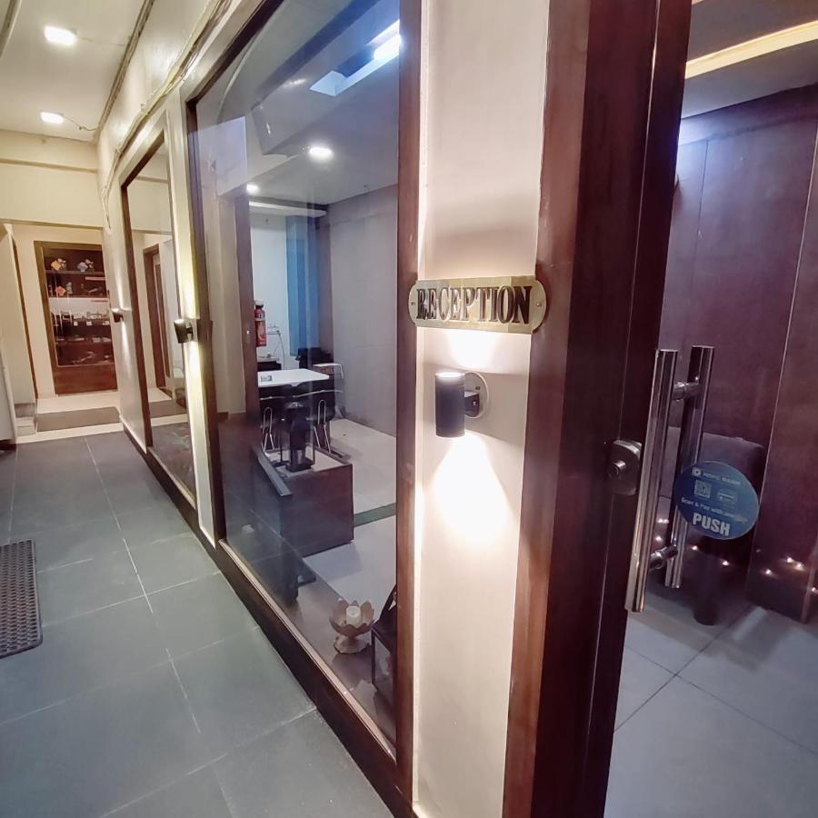Hotel Luxuria Ludhijána Kültér fotó