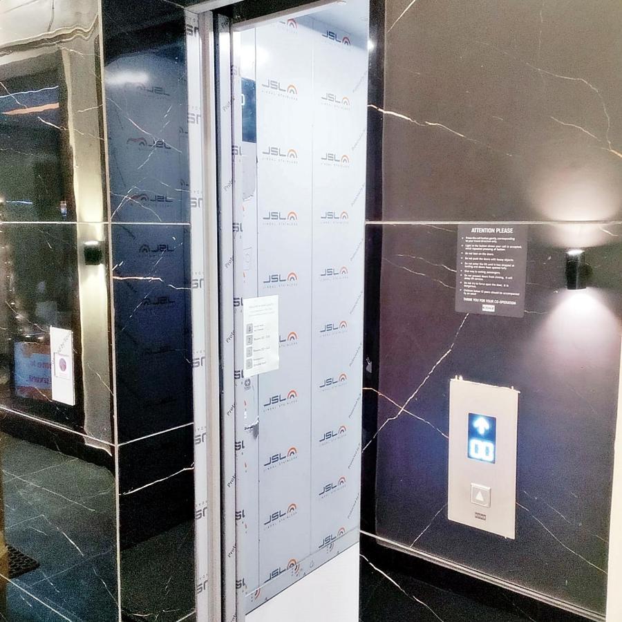 Hotel Luxuria Ludhijána Kültér fotó